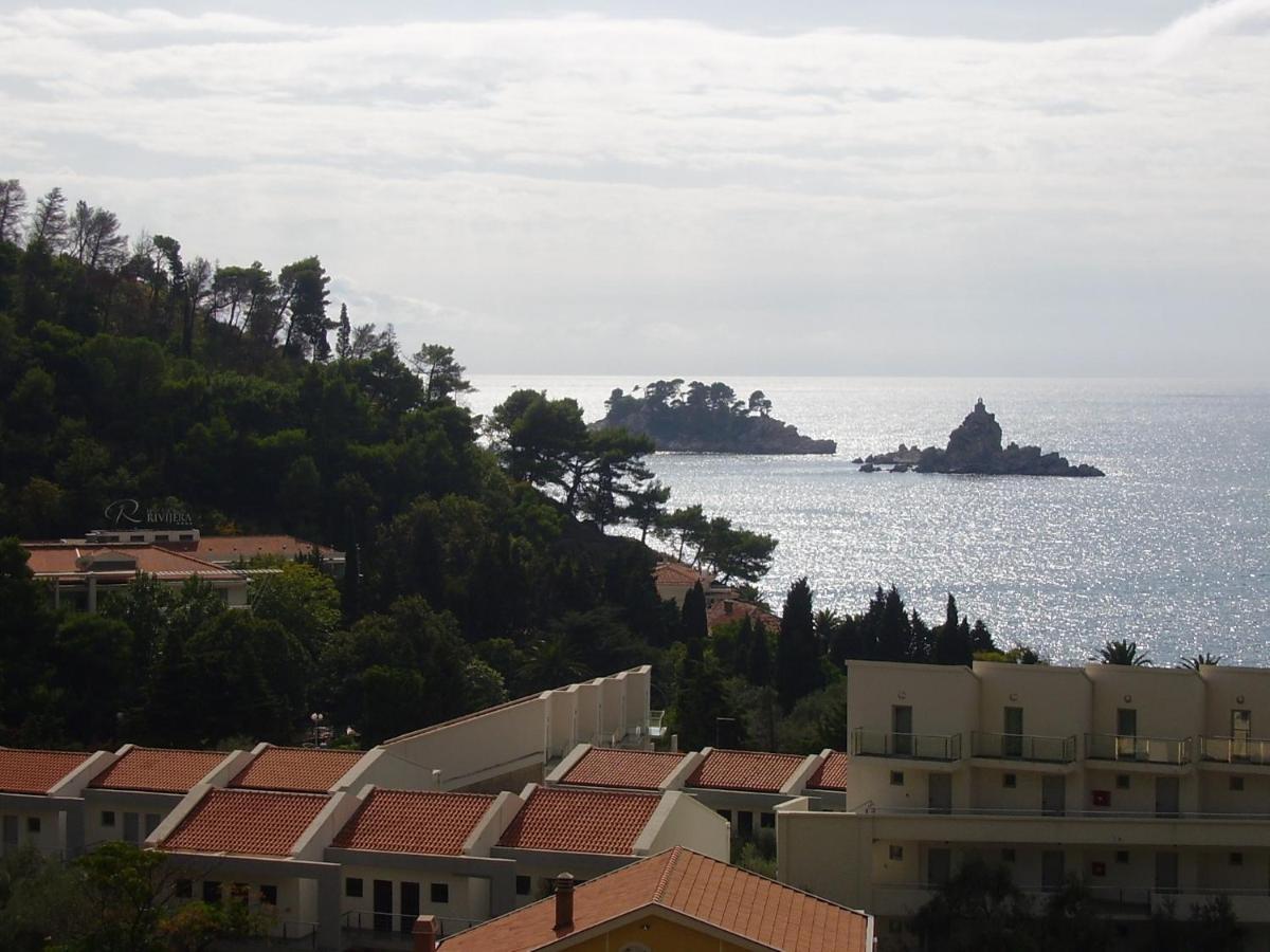 Apartments Pod Lozom With Seaview Petrovac Kamer foto