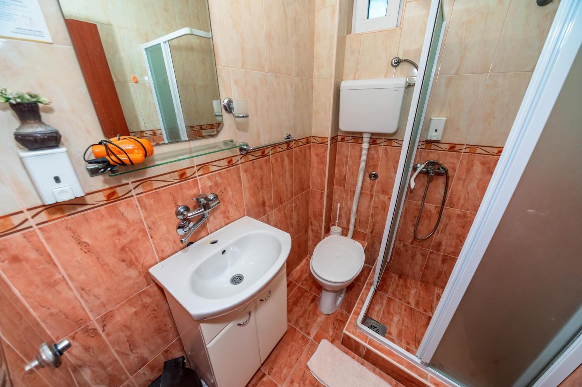 Apartments Pod Lozom With Seaview Petrovac Kamer foto