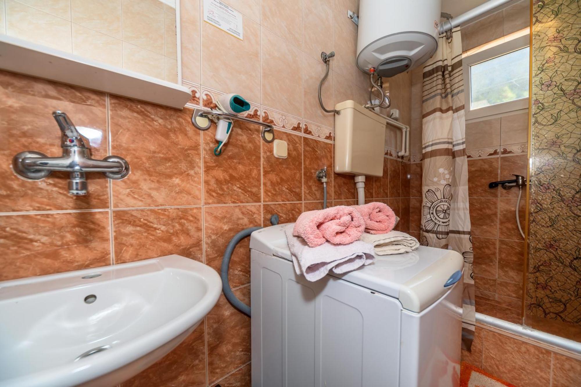 Apartments Pod Lozom With Seaview Petrovac Kamer foto