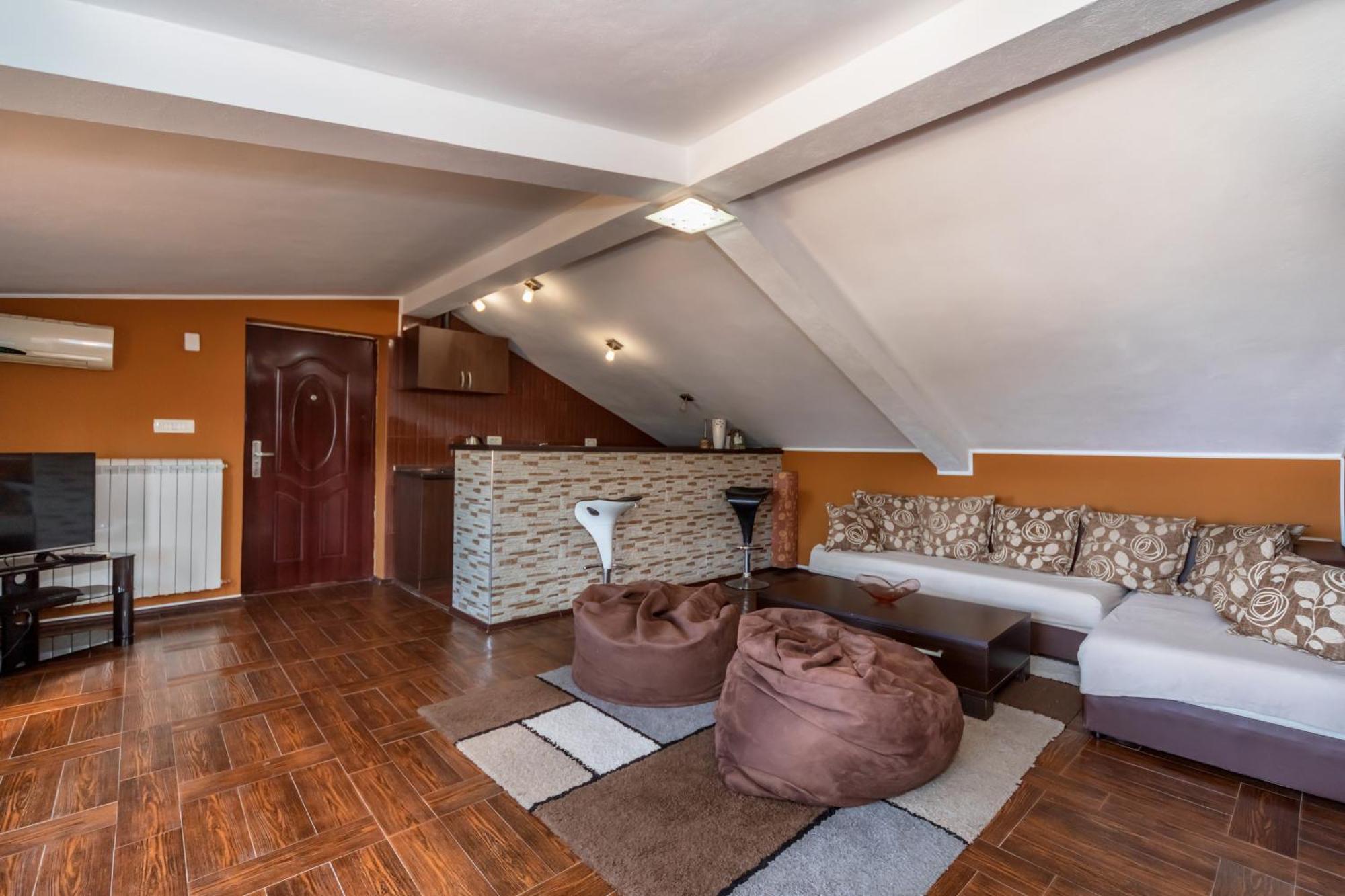 Apartments Pod Lozom With Seaview Petrovac Kamer foto