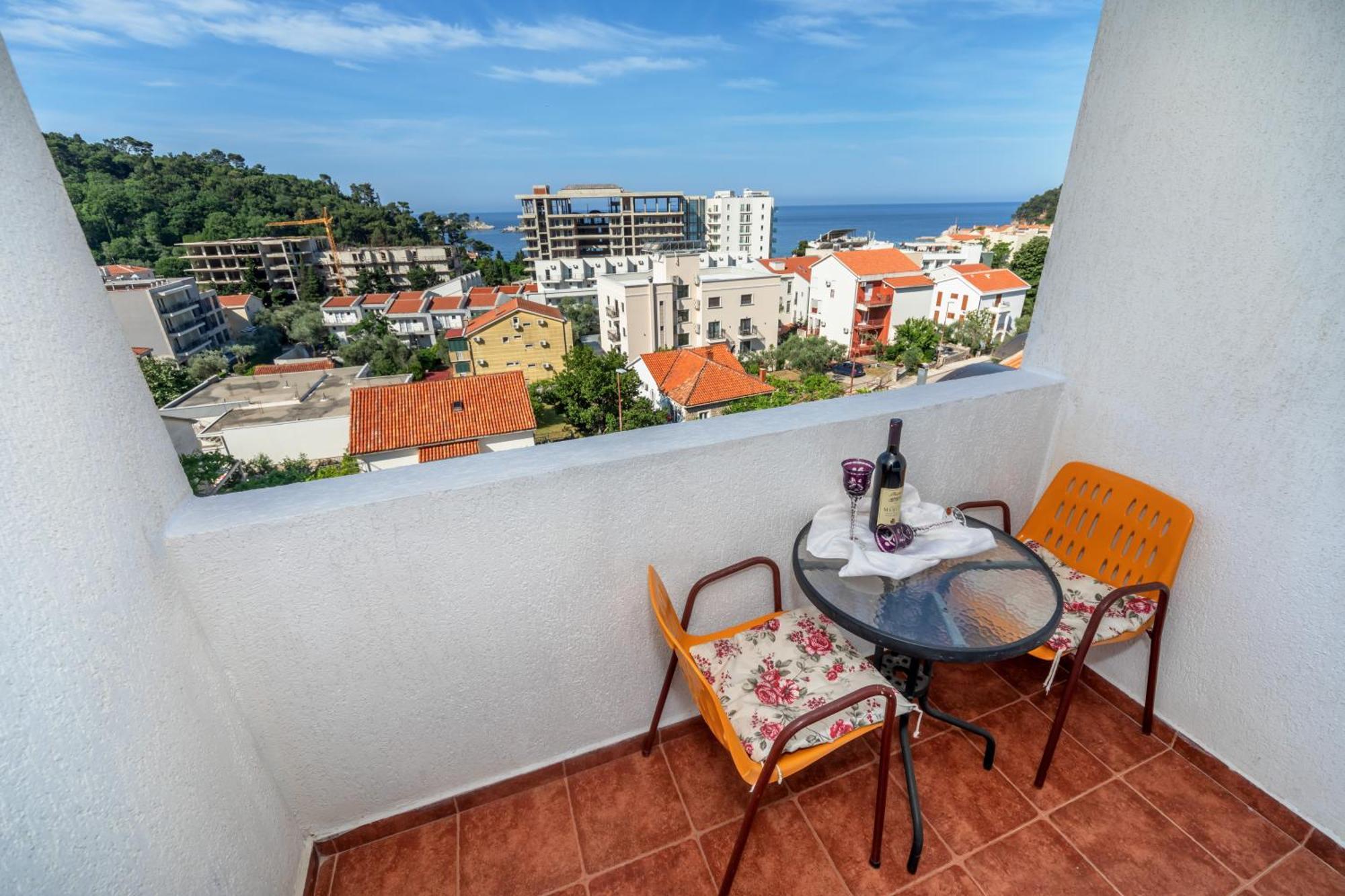Apartments Pod Lozom With Seaview Petrovac Kamer foto